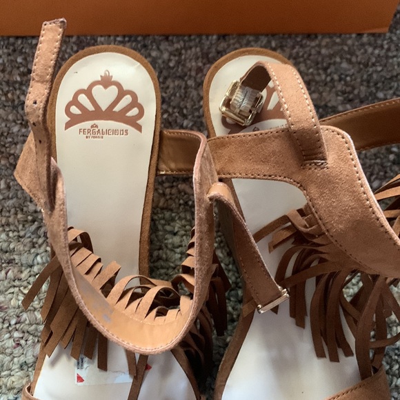 Fergaliciou by fergie - Picture 4 of 8